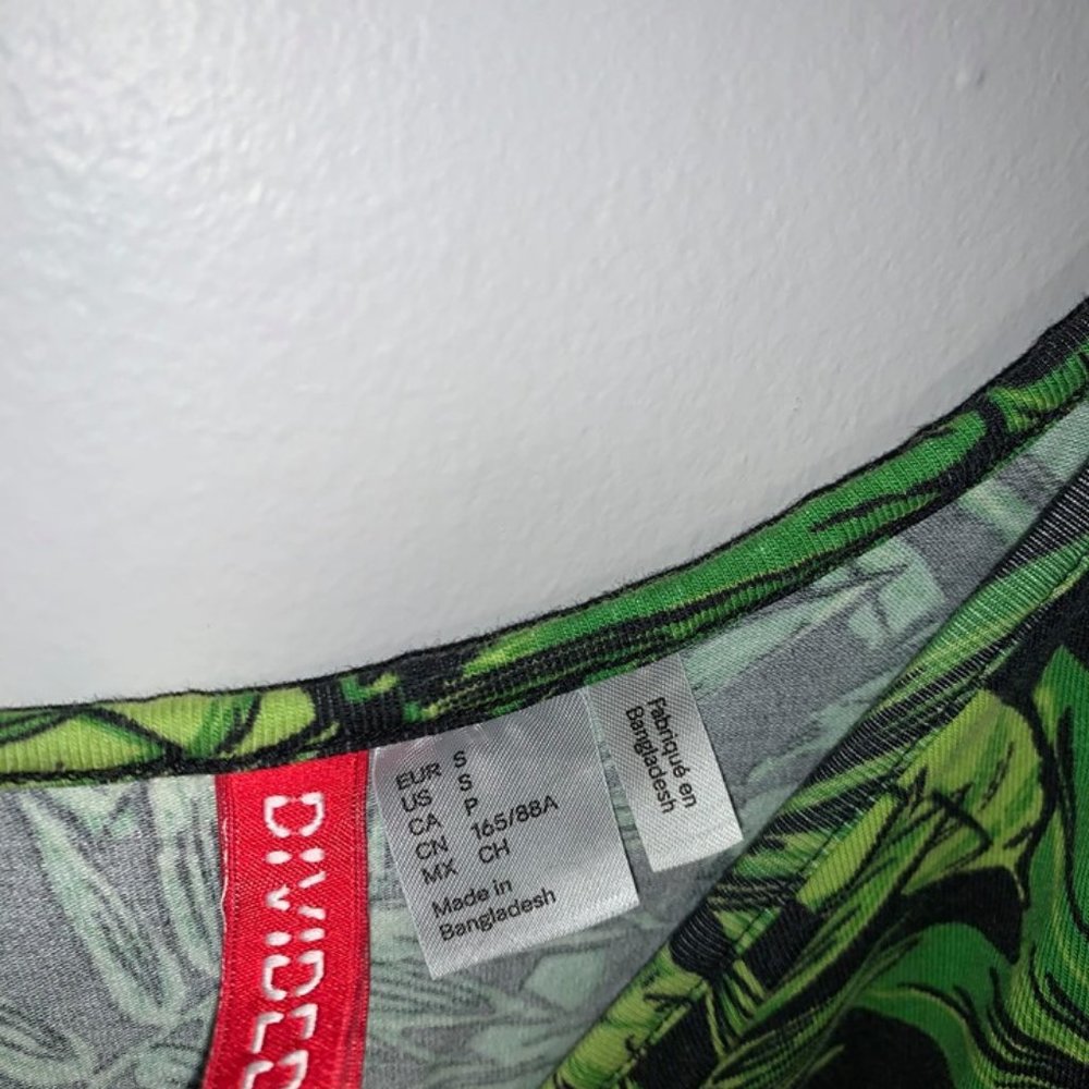 2 for $10 H&M DIVIDED banana leaf dress - Picture 3 of 3